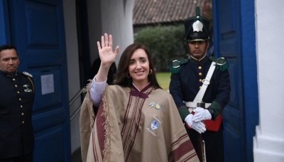 País