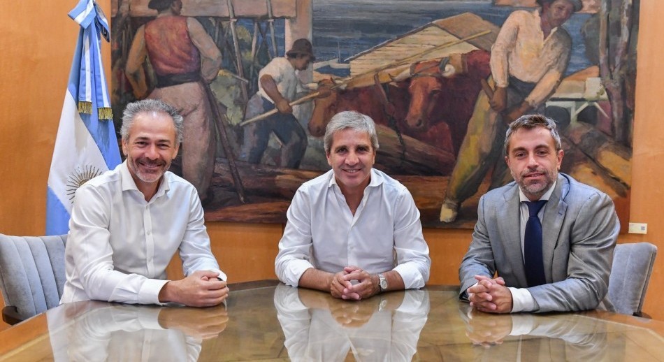 Caputo minimizó la polémica por los créditos del Banco Nación: “No hay nada ilegal”